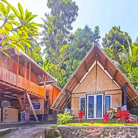 Rejeng Bungalow Near Gangga Waterfall Lombok